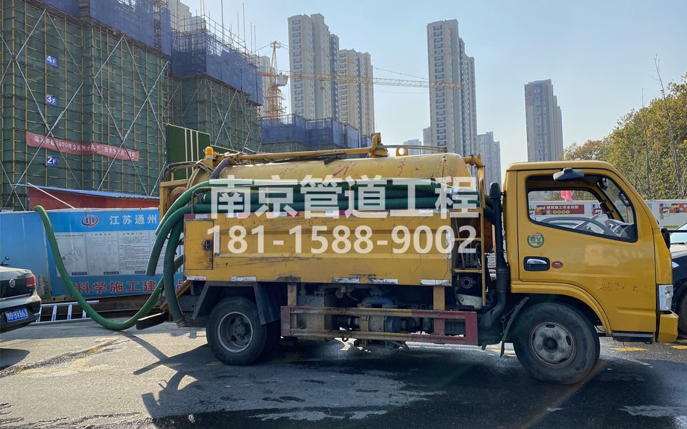 265飞花村建筑工地抽粪